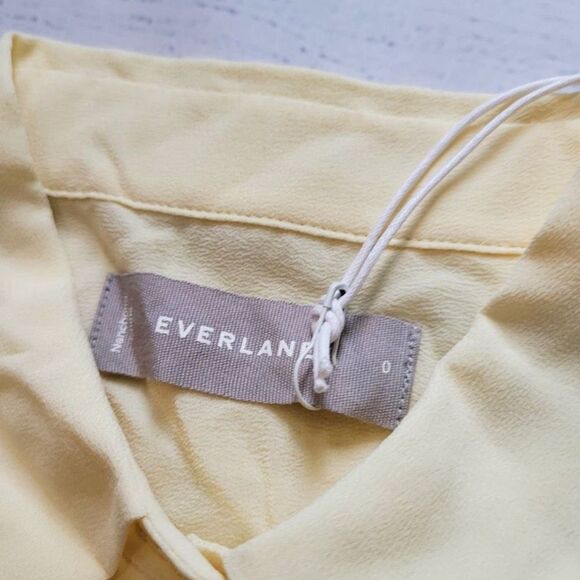 Everlane The Clean Silk Short-Sleeve Square Boxy Shirt Pale Yellow Size 0 NWT - Picture 12 of 15
